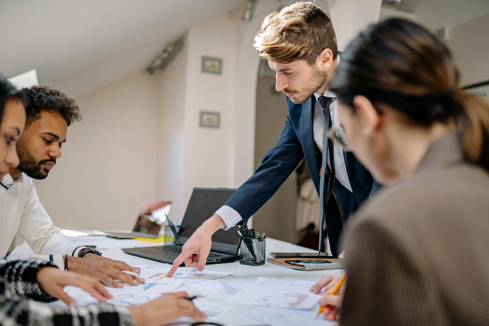 Leadership in 2025: What Makes a Great CEO in the Modern Age?