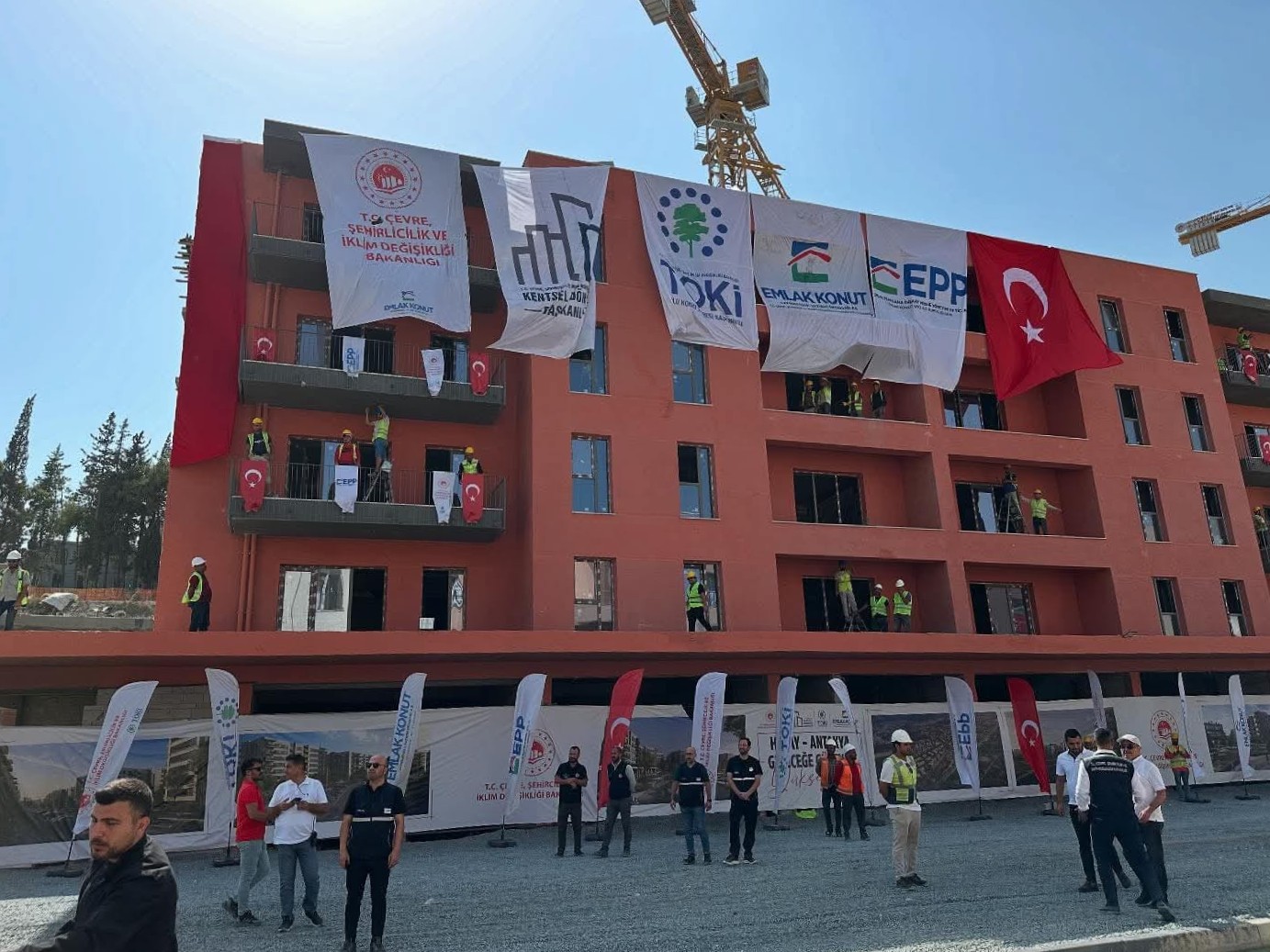 Bakan Kurum, yerinde dönüşüm çalışmalarını inceledi
