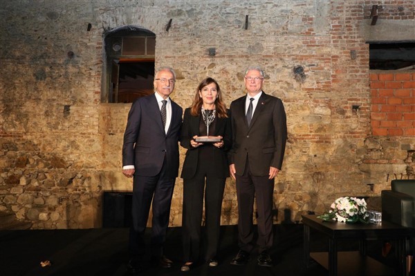 Mudanya’dan Altan Öymen’e ödül