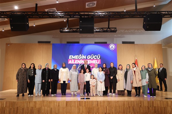 Başkan Altay, ilçelerden gelen kadınlarla buluştu