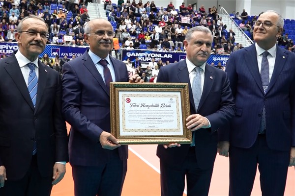 Başkan Er, Bakan Bak’a “Fahri Hemşehrilik Beratı” verdi