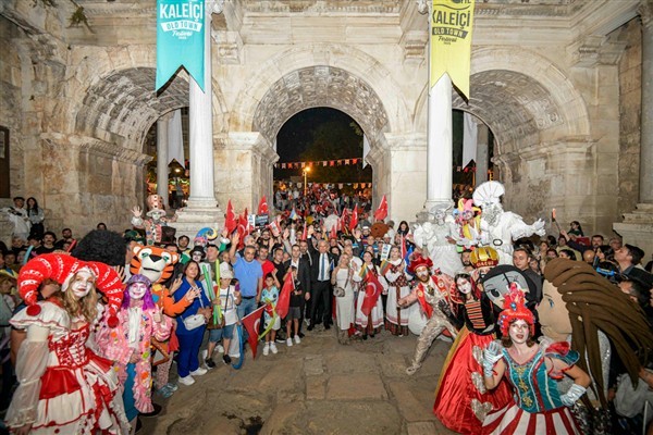 Kaleiçi sokaklarında kortej geçişi yapıldı