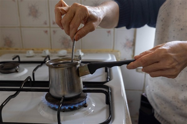 Ulubatlı’da ilk doğal gaz ateşi yandı