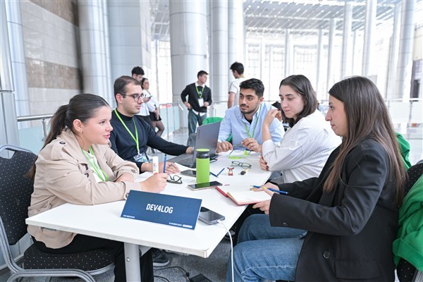 İzmir’de gençler karbonsuz ulaşım için yarıştı