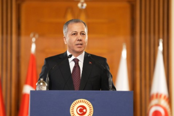 Yerlikaya, trafik güvenliğini tehlikeye düşüren sürücülerin yakalandığını bildirdi