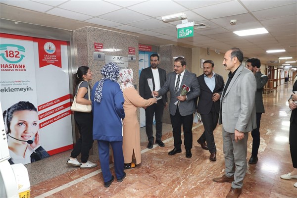 Başkan Canpolat, Mehmet Akif İnan Eğitim ve Araştırma Hastanesi’ni ziyaret etti