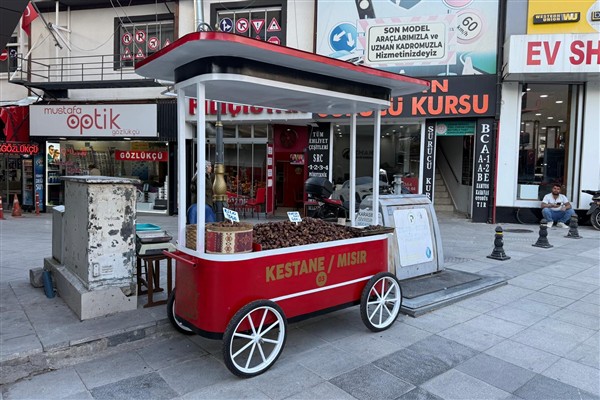 Çorum’da kestane ve mısır arabaları yenilendi