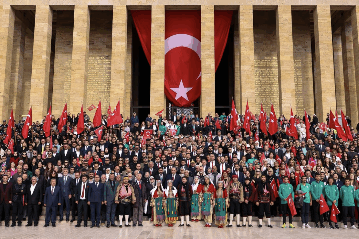 Başkan Özarslan ve binlerce Keçiörenli Anıtkabir’de