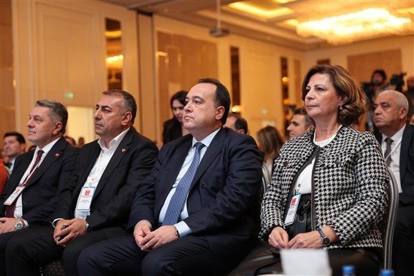 Başkan Ünlüce: Yerel yönetimler, demokrasinin en güçlü halkasıdır