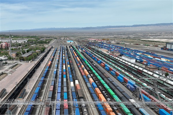 Xinjiang’ın toplam ithalat ve ihracat hacmi rekor kırdı