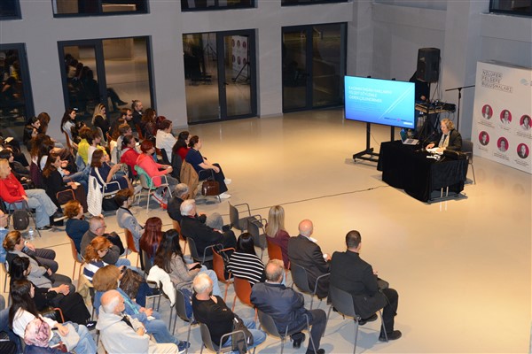 Nilüfer Felsefe Buluşmaları’nın ilk konuğu, Betül Çotuksöken oldu