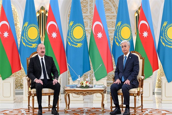 Azerbaycan ve Kazakistan liderleri Astana’da görüştü