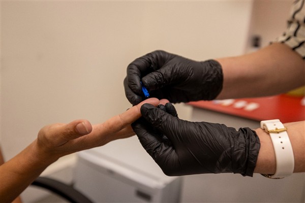 İzmir’de kimliksiz ve ücretsiz test hizmeti