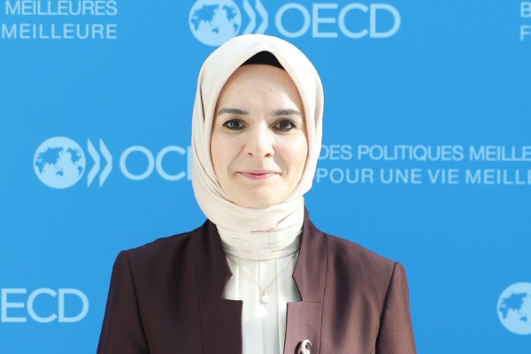 Bakan Göktaş: Bir toplumun kalbi ailedir, beyni ise gençler