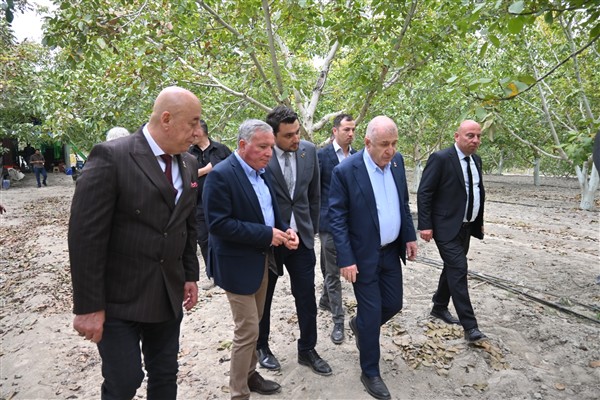 Özdağ, Honaz’da ziyaretler gerçekleştirdi