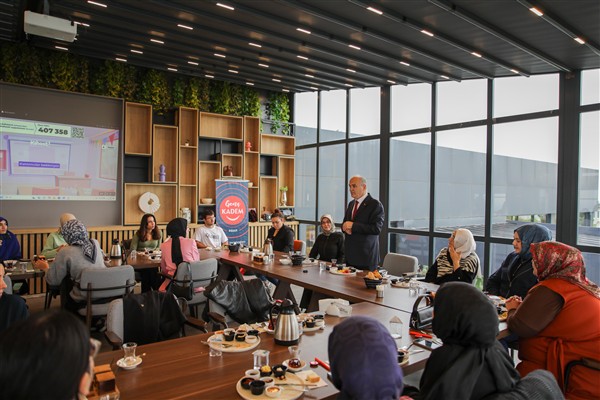 Başkan Özlü, üniversite öğrencileriyle buluştu