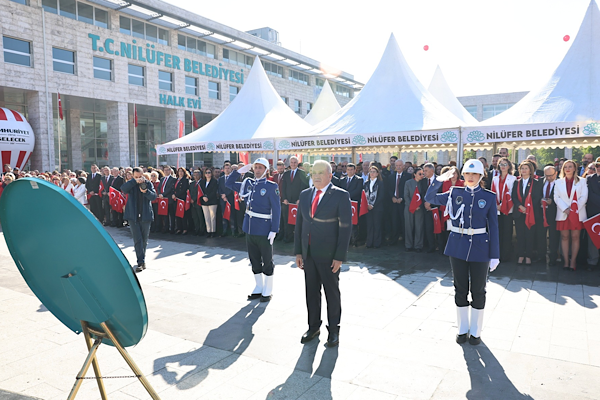Nilüfer’de Cumhuriyet’in 102. Yılı çelenk töreniyle kutlandı