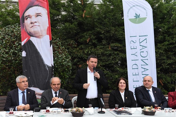 Başkan Aydın, Yenibağlar Mahallesi’ni ziyaret etti