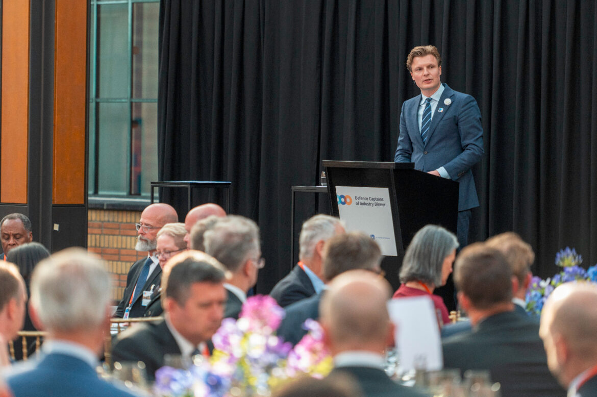 Brekelmans: Ukrayna desteğimizi hak ediyor