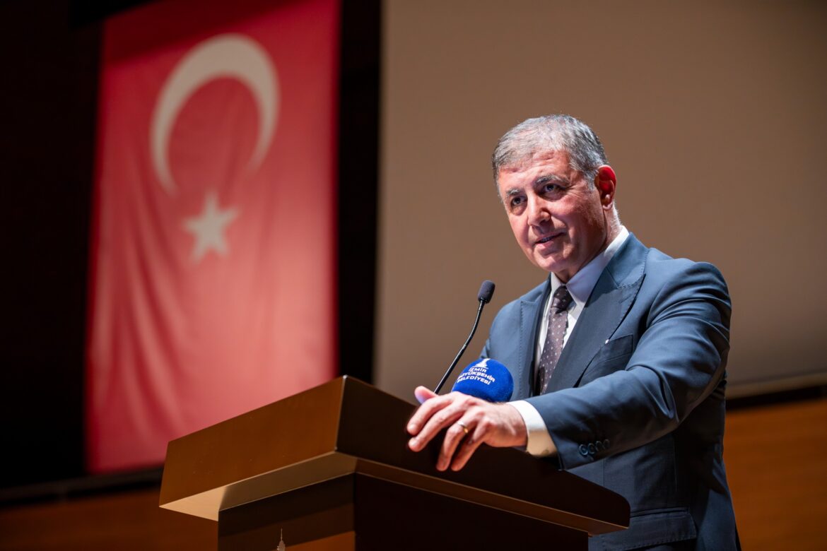 Başkan Tugay:  Kültürün, sanatın, bilimin ve emeğin yanında olmayı sürdüreceğiz