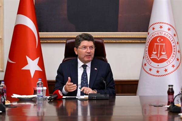 Bakan Tunç, yapımı devam eden Bartın Devlet Hastanesi’ni inceledi