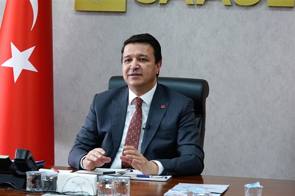 Arıkan, Muhtarlar Günü’nü kutladı