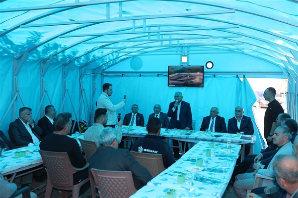 Başkan Büyükkılıç: Esnaf bizim olmazsa olmazımız