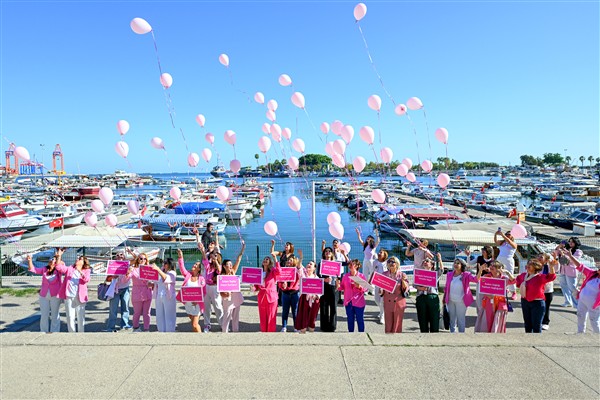 Mersin’de meme kanserine karşı farkındalık etkinliği