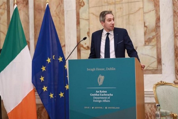 İrlanda Dışişleri Bakanı Harris’ten Catherine Connolly’ye tebrik