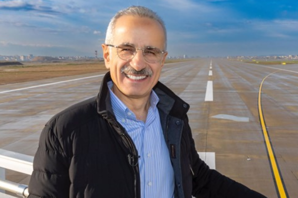 Bakan Uraloğlu, Adana heyeti ile bir araya geldi