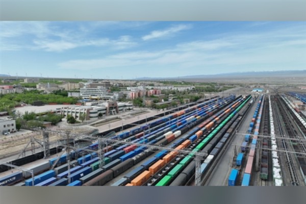 Xinjiang’da demir yolu yük miktarı 200 milyon tonu aştı