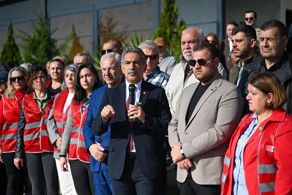 Başkan Başdeviren, inşaatı durdurulan Gemlik Kafe hakkında açıklama yaptı