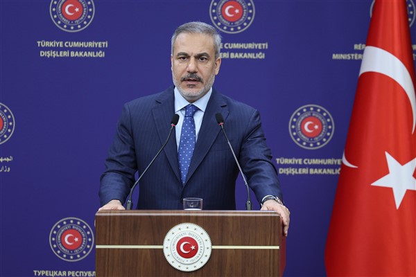 Dışişleri Bakanı Fidan, Fransız mevkidaşı Barrot ile görüştü