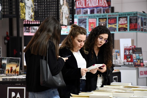 Balıkesir Kitap Fuarı’nda medya, siyaset ve edebiyat söyleşileri