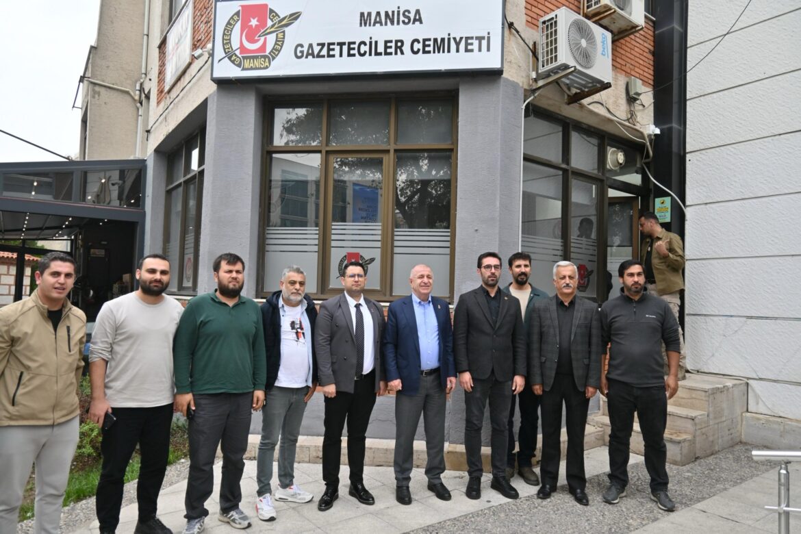 Zafer Partisi heyeti  Manisa Gazeteciler Cemiyetini ziyaret etti