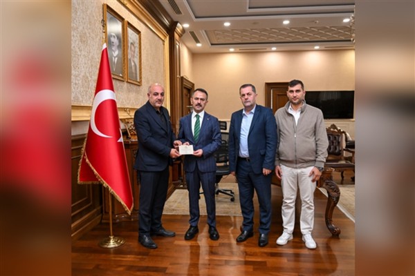 Yesevi Hareketi Derneği’nden Vali Aktaş’a ziyaret