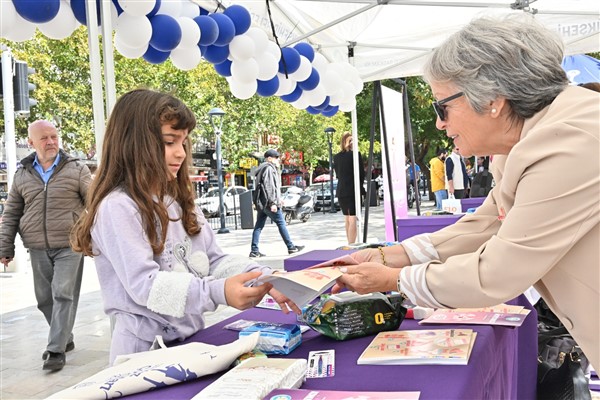 Büyükşehir, Dünya Kız Çocukları dolayısıyla stant kurdu